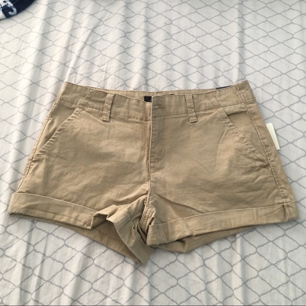 Aeropostale Midi Twill Khaki Shorts